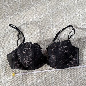 Chic Black Lace Underwire Bra
